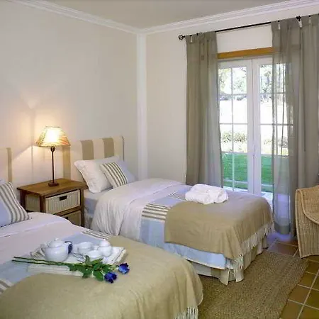 ホテル Del Rey Residences 4*