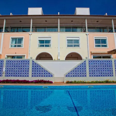 Del Rey Residences オビドス
